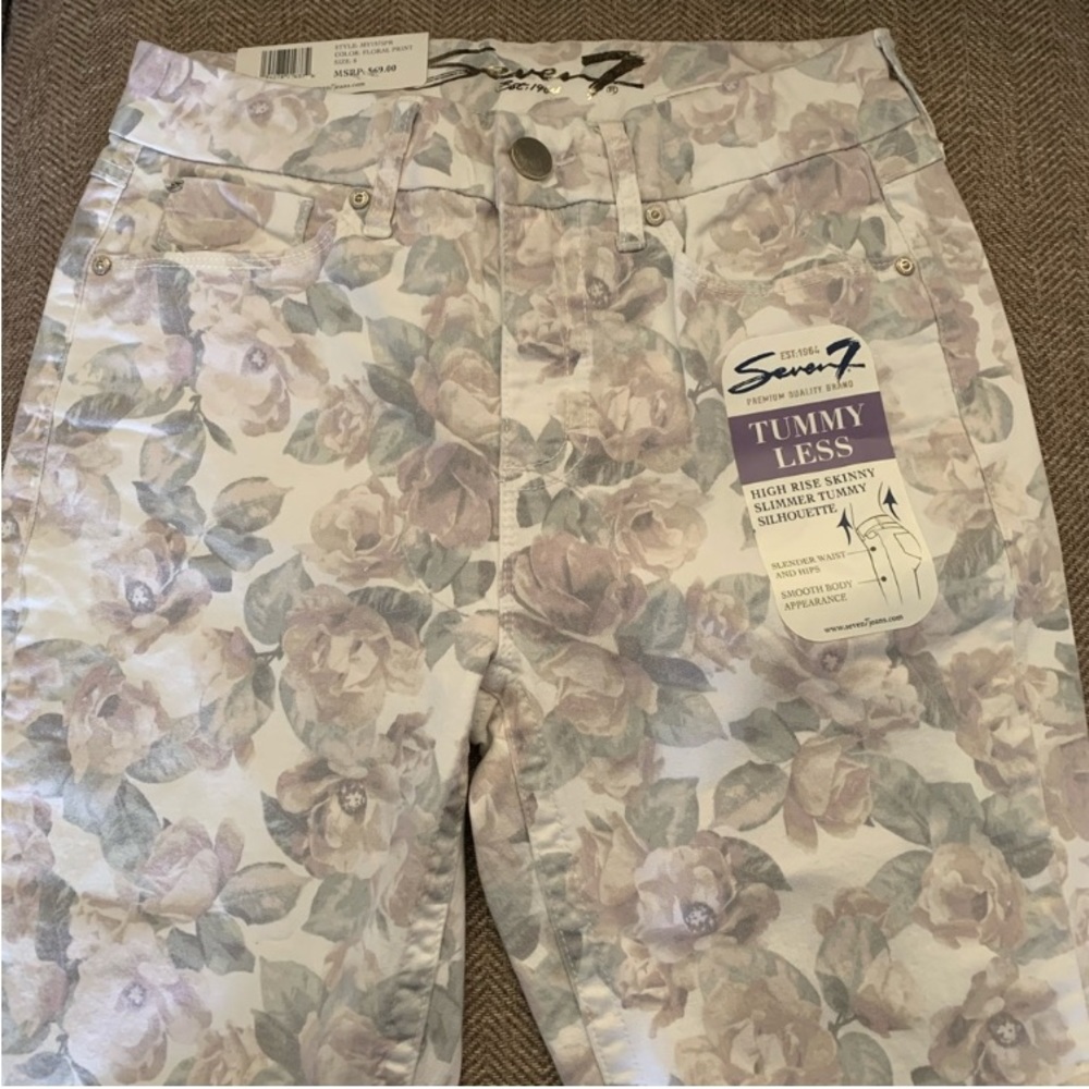 New with Tags Seven7 Tummy Less Skinny Jeans Size 8. Floral design very cute.